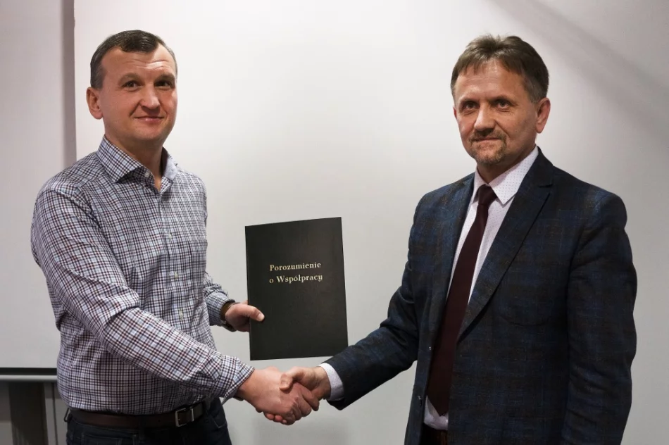 Szkoła współpracuje z lokalną firmą - zdjęcie 3