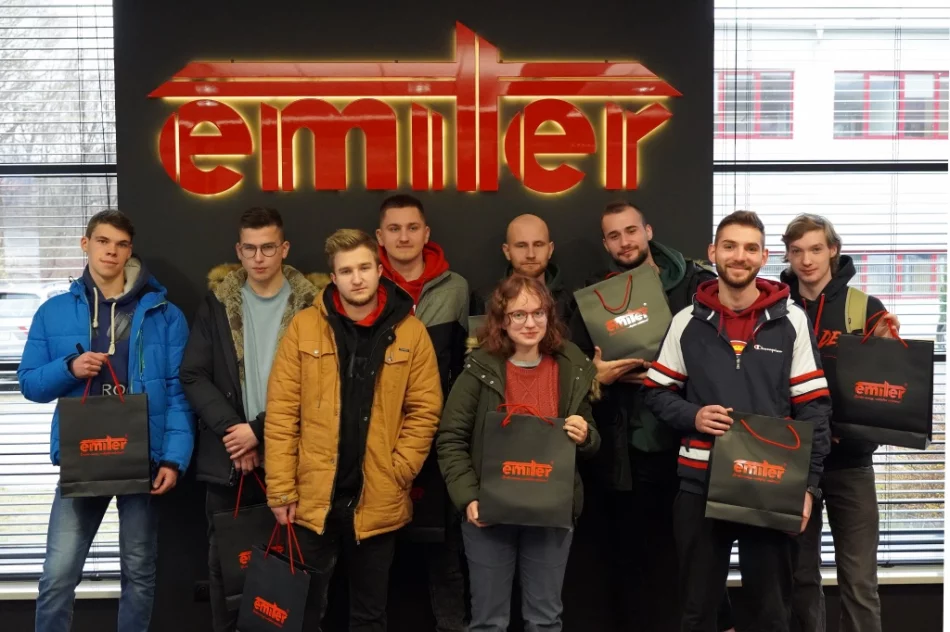 Szkoła współpracuje z lokalną firmą - zdjęcie 4