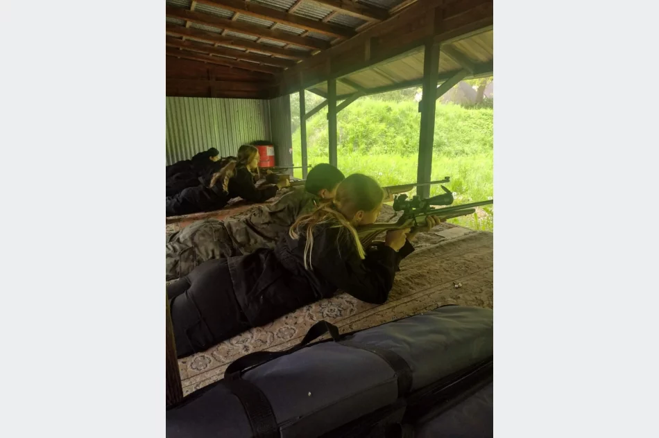 Uczniowie wojskowych klas trenują strzelectwo - zdjęcie 2