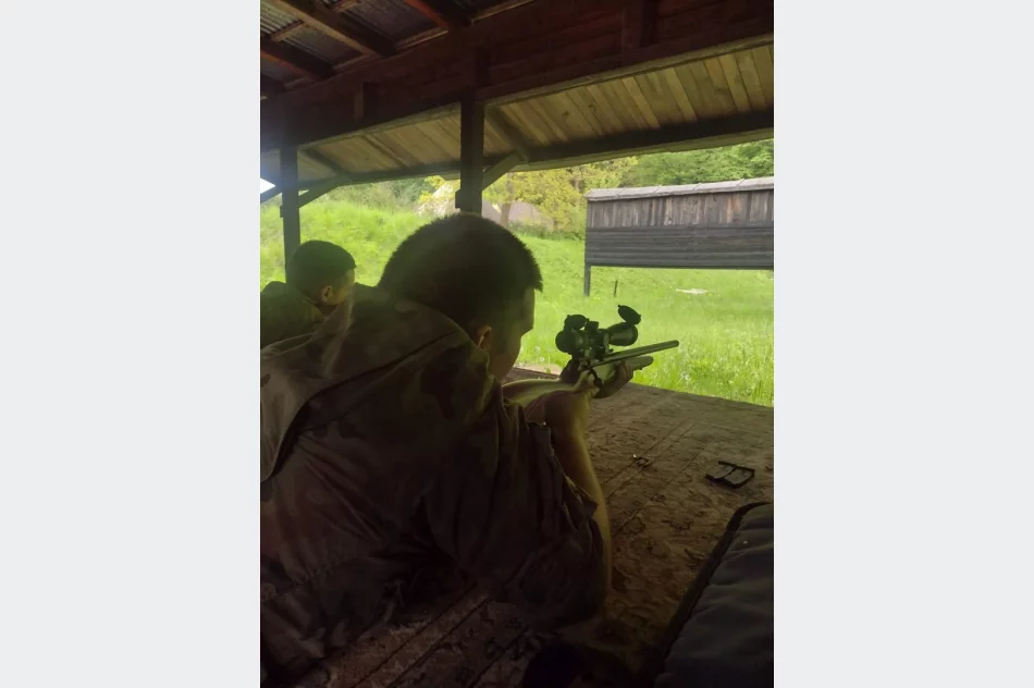 Uczniowie wojskowych klas trenują strzelectwo - zdjęcie 3