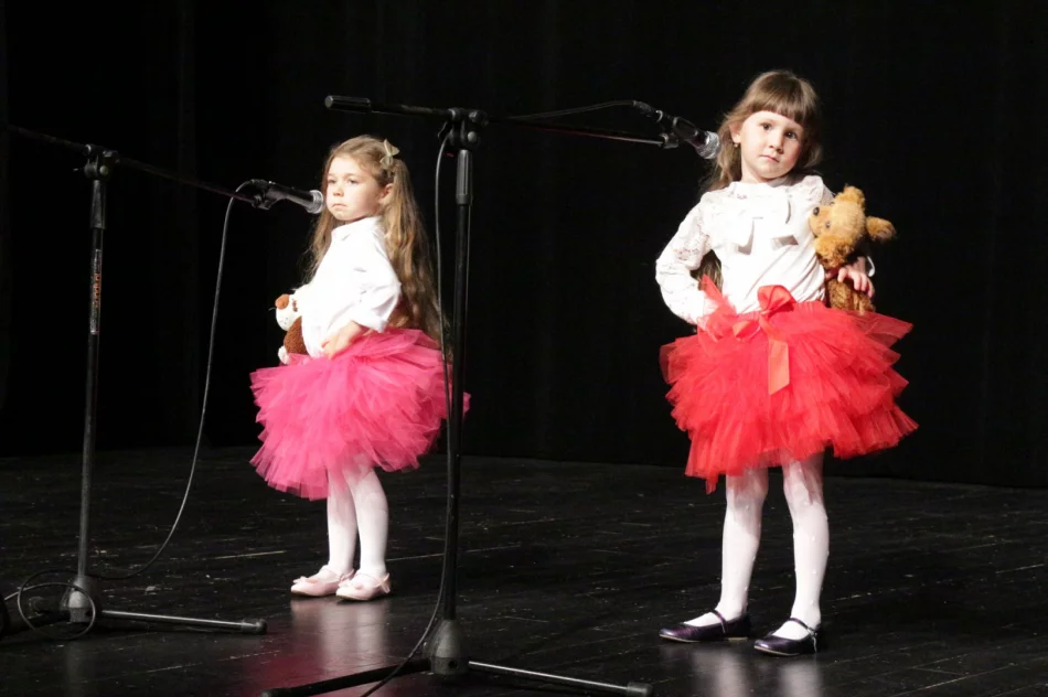 Utalentowane dzieci wystąpiły z życzeniami dla rodziców - zdjęcie 4