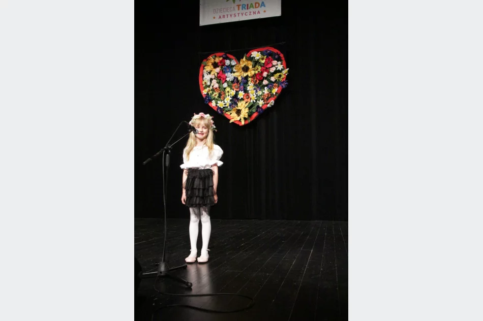 Utalentowane dzieci wystąpiły z życzeniami dla rodziców - zdjęcie 16