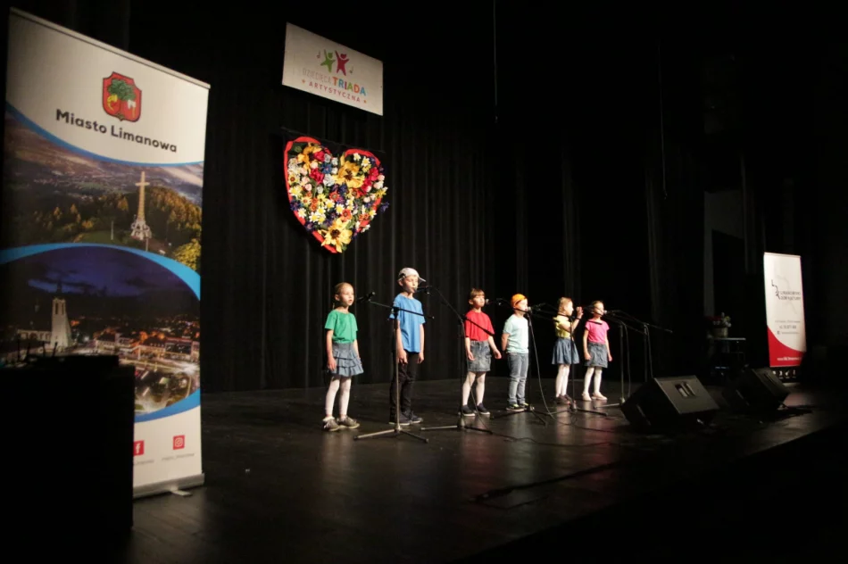 Utalentowane dzieci wystąpiły z życzeniami dla rodziców - zdjęcie 18