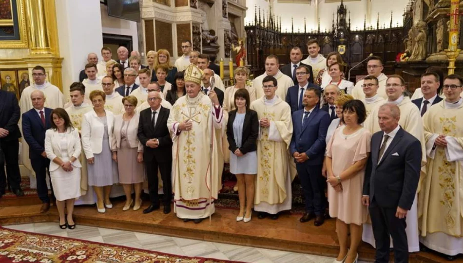 17 nowych kapłanów w Diecezji Tarnowskiej - zdjęcie 1