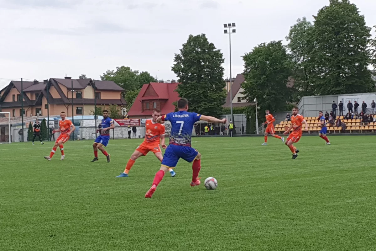 Mecz na szczycie w IV lidze, Limanovia walczyła z liderem: trzy gole i dwa zmarnowane karne