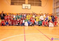 Stara Wieś nr 2 niepokonana w unihokeju! - zdjęcie główne