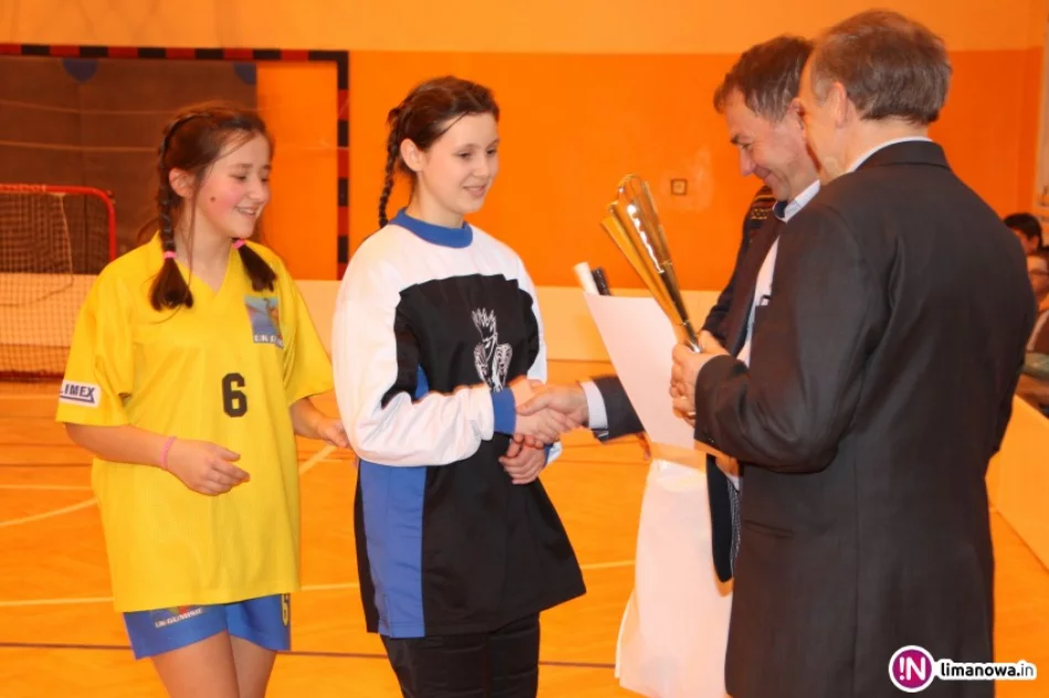 Stara Wieś nr 2 niepokonana w unihokeju! - zdjęcie 3