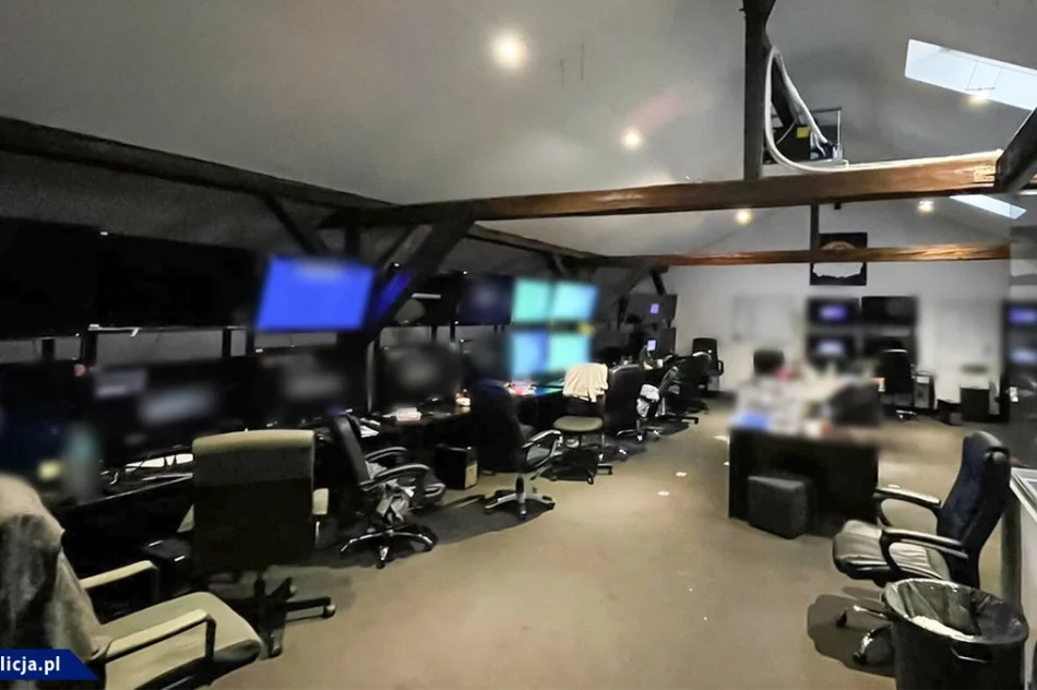 Potężne uderzenie w sieć klubów go-go, w których oszukiwano klientów - zdjęcie 19