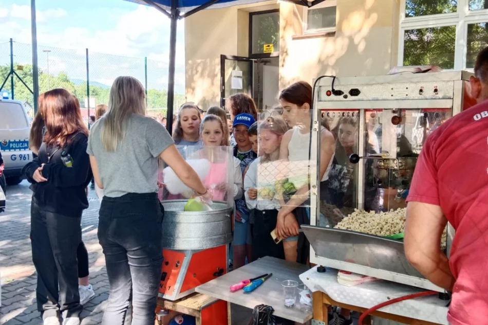 Festyn z okazji Dnia Dziecka w Szkole Podstawowej nr 2 Limanowej - zdjęcie 15