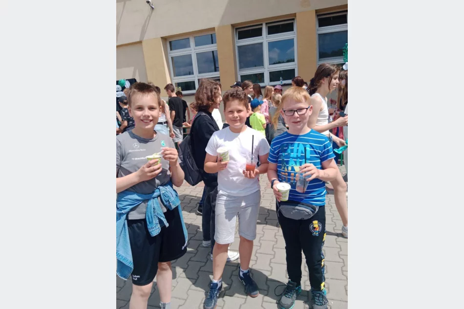 Festyn z okazji Dnia Dziecka w Szkole Podstawowej nr 2 Limanowej - zdjęcie 19