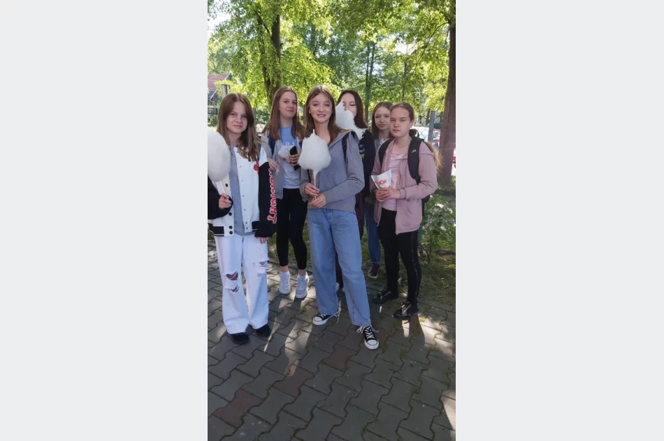 Festyn z okazji Dnia Dziecka w Szkole Podstawowej nr 2 Limanowej - zdjęcie 20