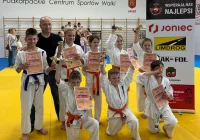 8 medali wywalczyli najmłodsi karatecy ARS Klub Kyokushinkai w Jaśle - zdjęcie główne