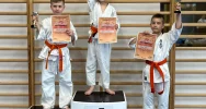 8 medali wywalczyli najmłodsi karatecy ARS Klub Kyokushinkai w Jaśle - zdjęcie 2