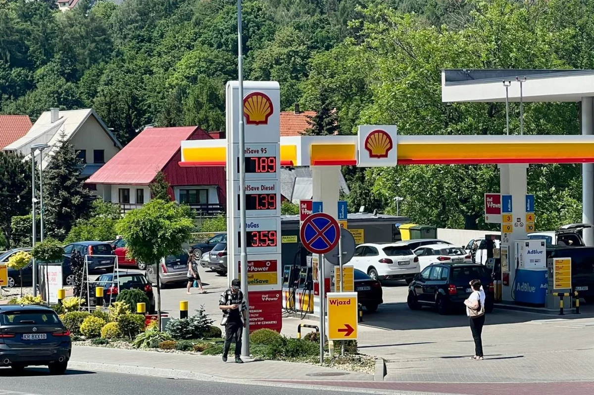 Benzyna na limanowskich stacjach blisko "psychologicznej granicy"