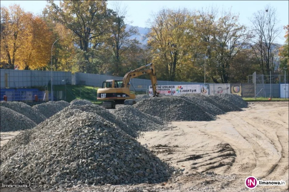 Wymiana nawierzchni stadionu „LIMANOVIA” - zdjęcie 2
