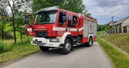 Trzej młodzi mężczyźni trafili do szpitali po dachowaniu Audi - zdjęcie 2