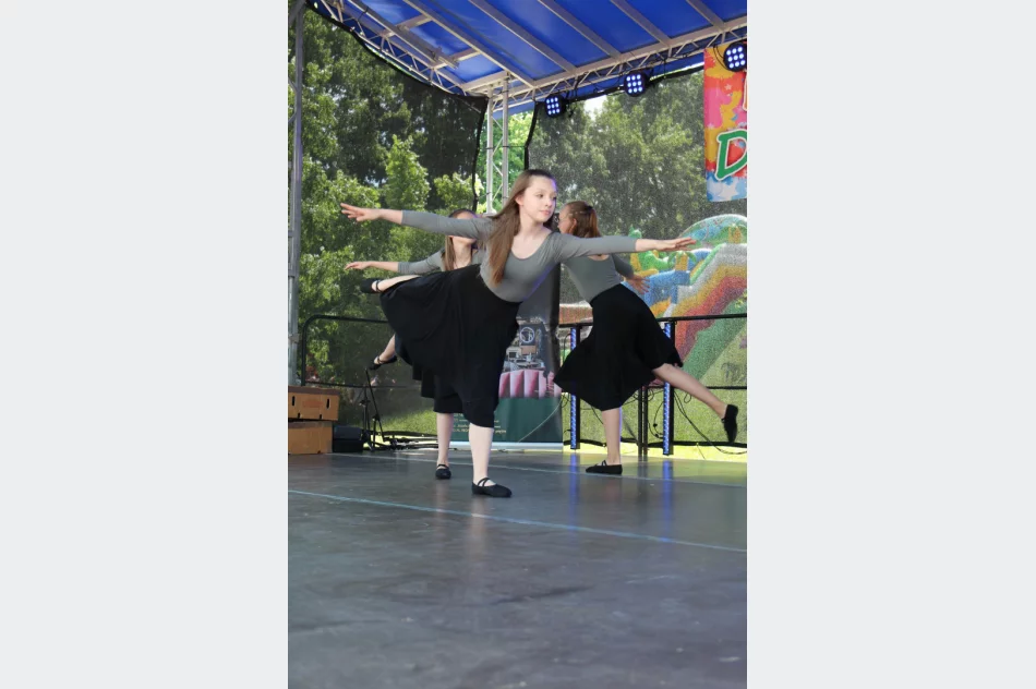 Kolorowy dzień dziecka z atrakcjami dla całych rodzin - zdjęcie 16