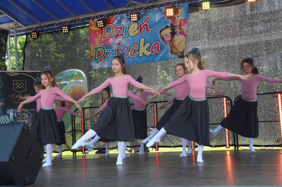 Kolorowy dzień dziecka z atrakcjami dla całych rodzin - zdjęcie 17