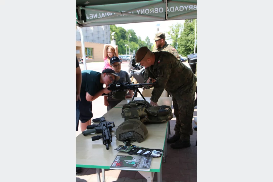 Kolorowy dzień dziecka z atrakcjami dla całych rodzin - zdjęcie 19