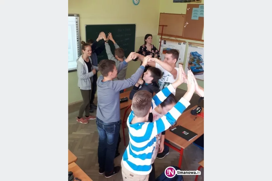 Współpraca z Europejskim Forum Młodzieży w Szkole Podstawowej Nr 2 w Limanowej - zdjęcie 3