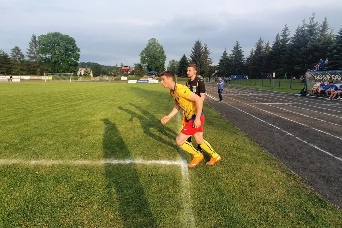  Radosław Pławecki – junior z „piłkarskiej rodziny” w szeregach seniorów Limanovii