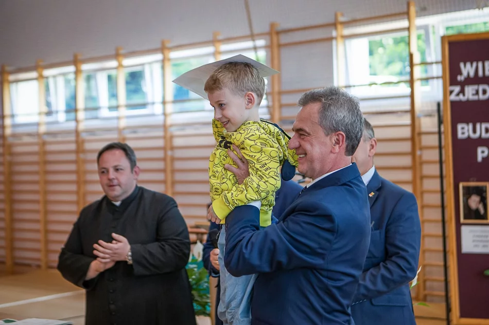 Blisko czterystu uczniów wędrowało szlakami papieskimi - zdjęcie 3