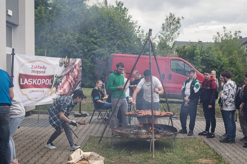 Blisko czterystu uczniów wędrowało szlakami papieskimi - zdjęcie 10