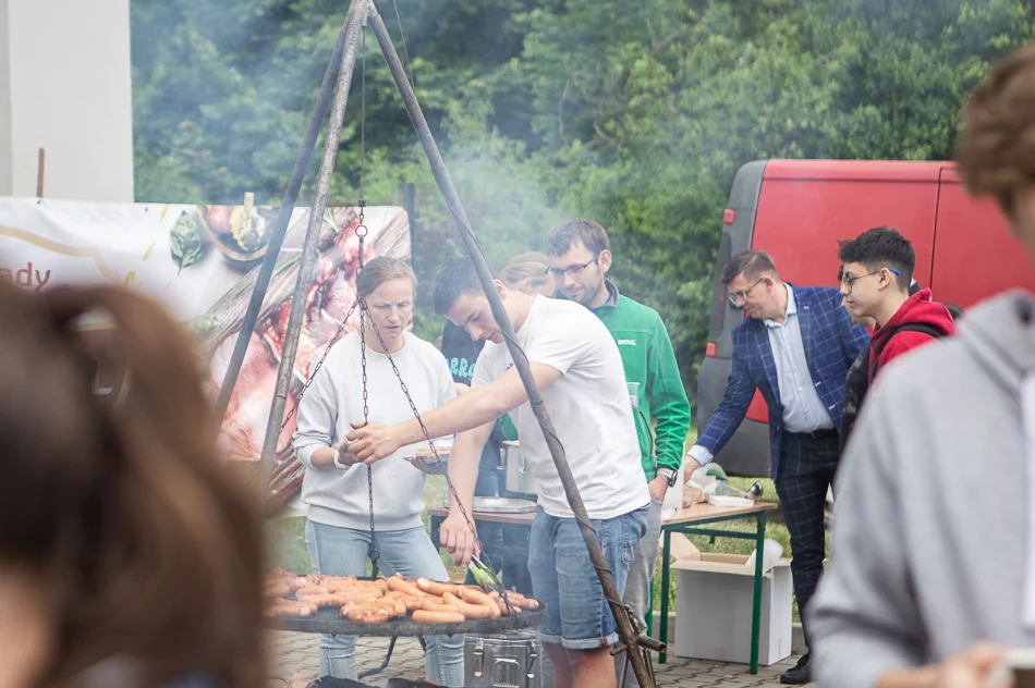 Blisko czterystu uczniów wędrowało szlakami papieskimi - zdjęcie 11