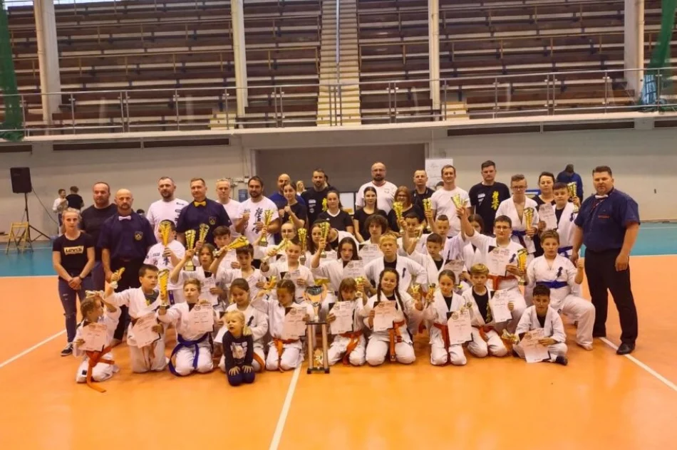 32 medale i 2 miejsce drużynowo dla Limanowskiego Klubu Kyokushin Karate na IV Pucharze Beskidów - zdjęcie 3