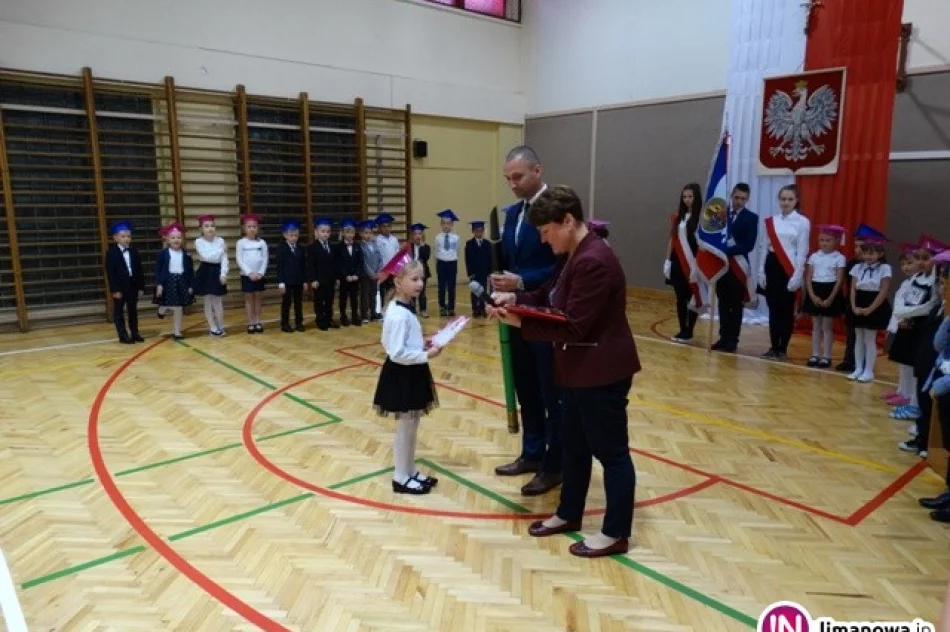 Ślubowanie klas pierwszych - zdjęcie 2