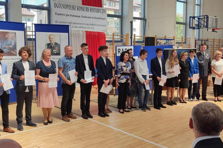 Sukces uczniów z SP nr 2 w Limanowej w Ogólnopolskim Konkursie Historycznym ,,Przywrócić głoś Niezłomnym, Nieobecnym na lekcjach historii” - zdjęcie 6