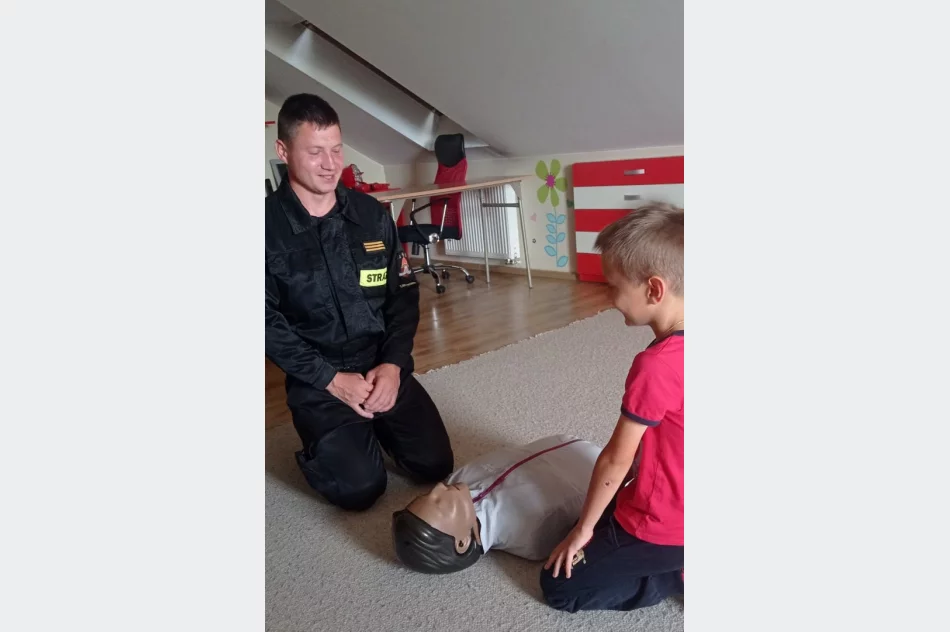 Uczniowie z SP nr 2 w Limanowej z wizytą u strażaków - zdjęcie 8