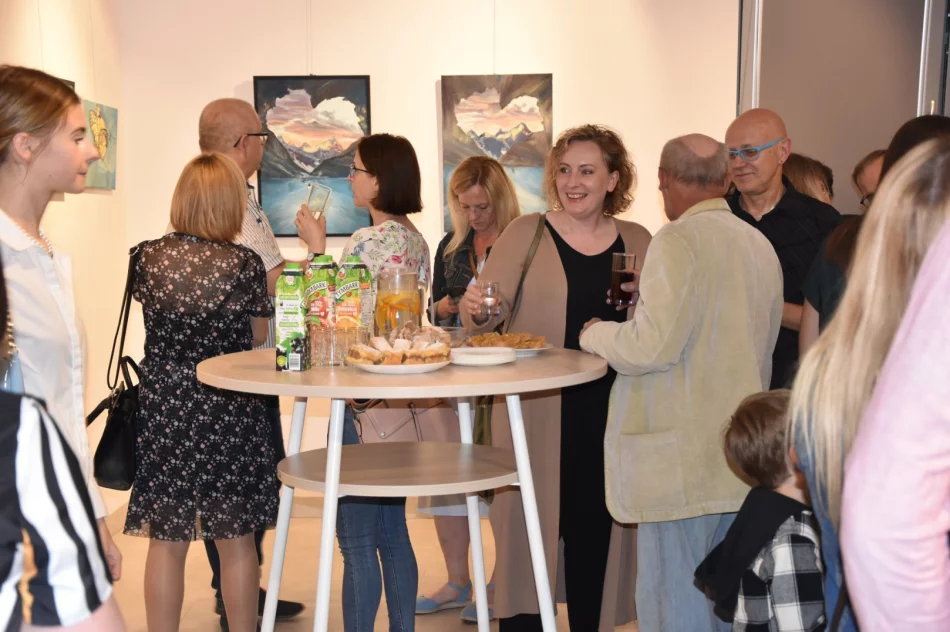 Wernisaż wystawy „Dwa spojrzenia” w Miejskiej Galerii Sztuki - zdjęcie 13
