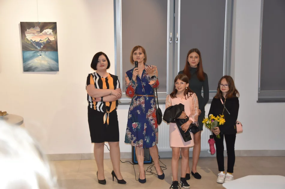 Wernisaż wystawy „Dwa spojrzenia” w Miejskiej Galerii Sztuki - zdjęcie 19