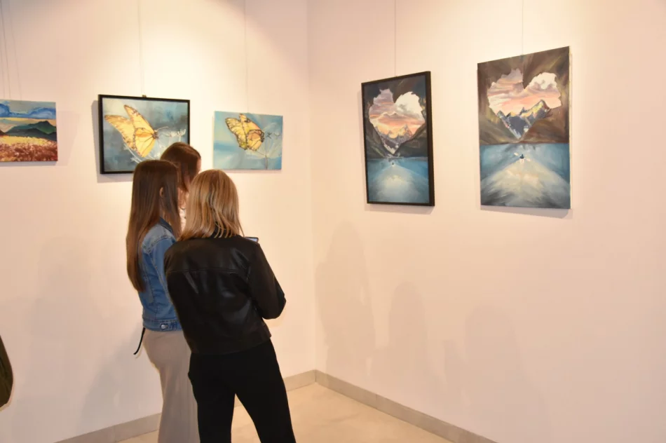 Wernisaż wystawy „Dwa spojrzenia” w Miejskiej Galerii Sztuki - zdjęcie 20