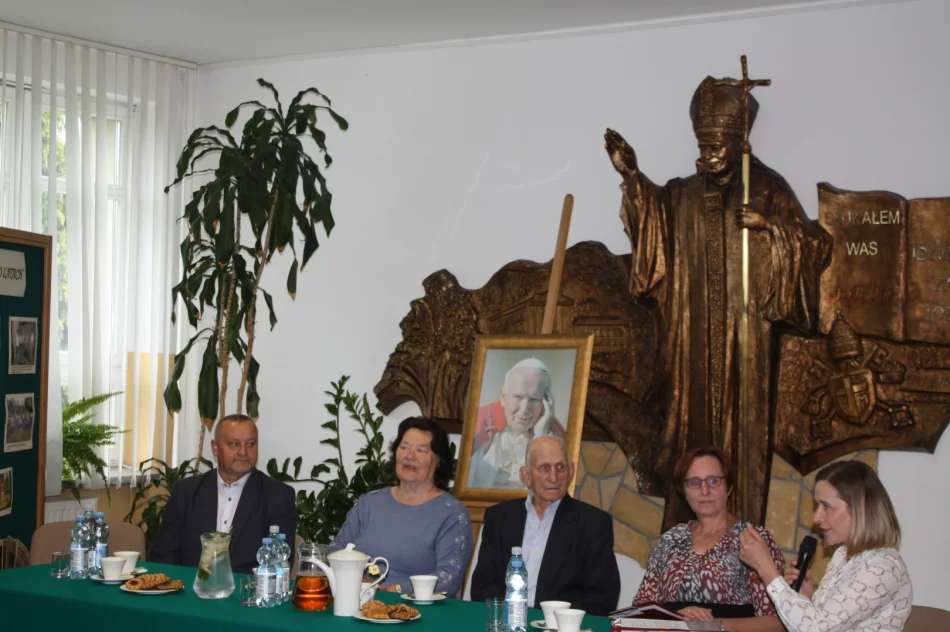 Sprawiedliwy wśród Narodów Świata w Szkole Podstawowej Nr 1 w Męcinie - zdjęcie 3