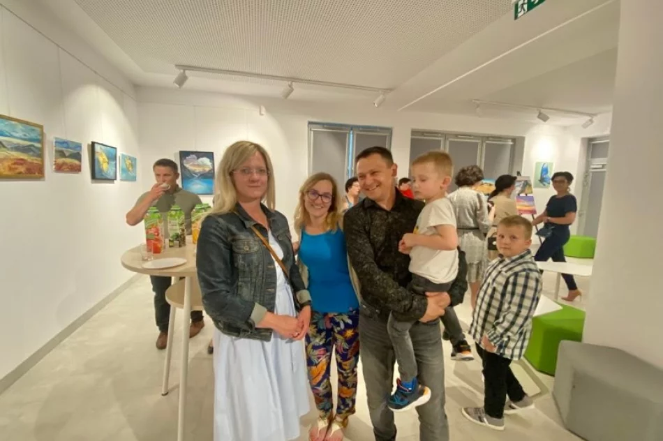 „Dwa spojrzenia” - wernisaż wystawy Jolanty Biedroń oraz Patrycji Kuśnierz - zdjęcie 3