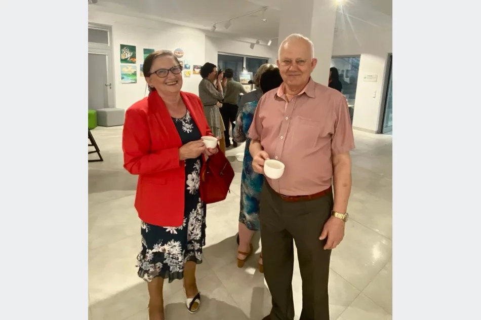 „Dwa spojrzenia” - wernisaż wystawy Jolanty Biedroń oraz Patrycji Kuśnierz - zdjęcie 4