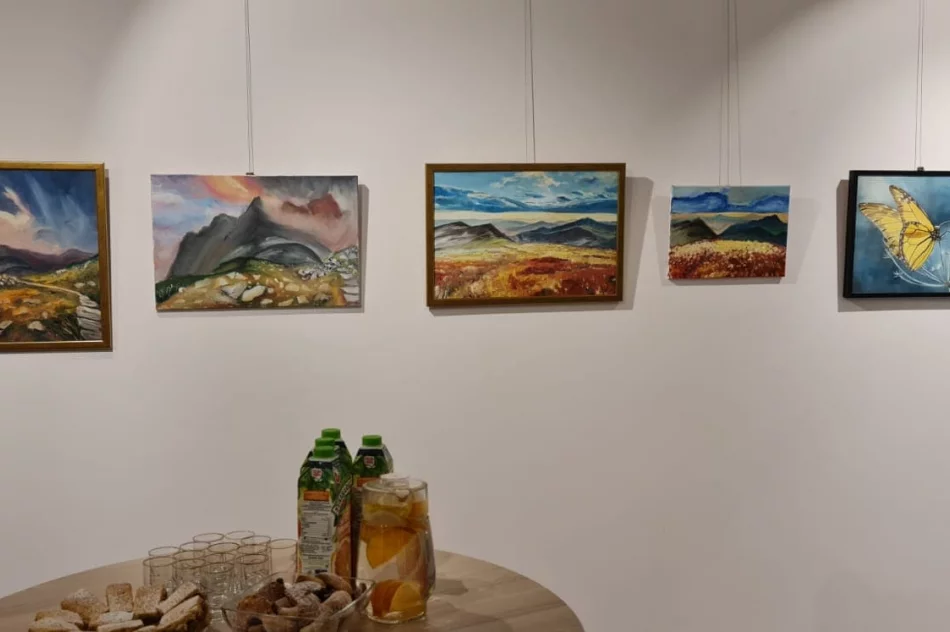 „Dwa spojrzenia” - wernisaż wystawy Jolanty Biedroń oraz Patrycji Kuśnierz - zdjęcie 11