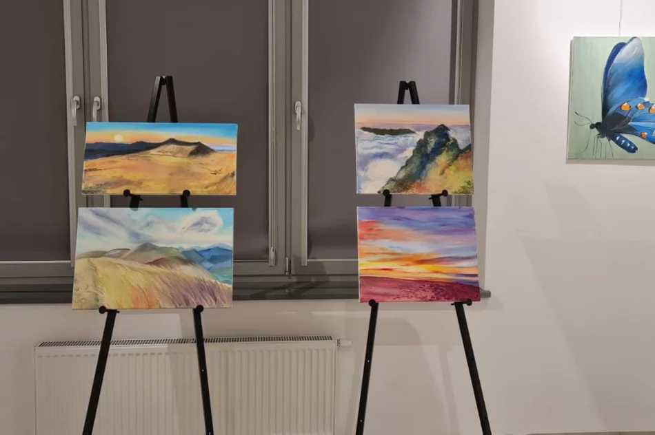 „Dwa spojrzenia” - wernisaż wystawy Jolanty Biedroń oraz Patrycji Kuśnierz - zdjęcie 13