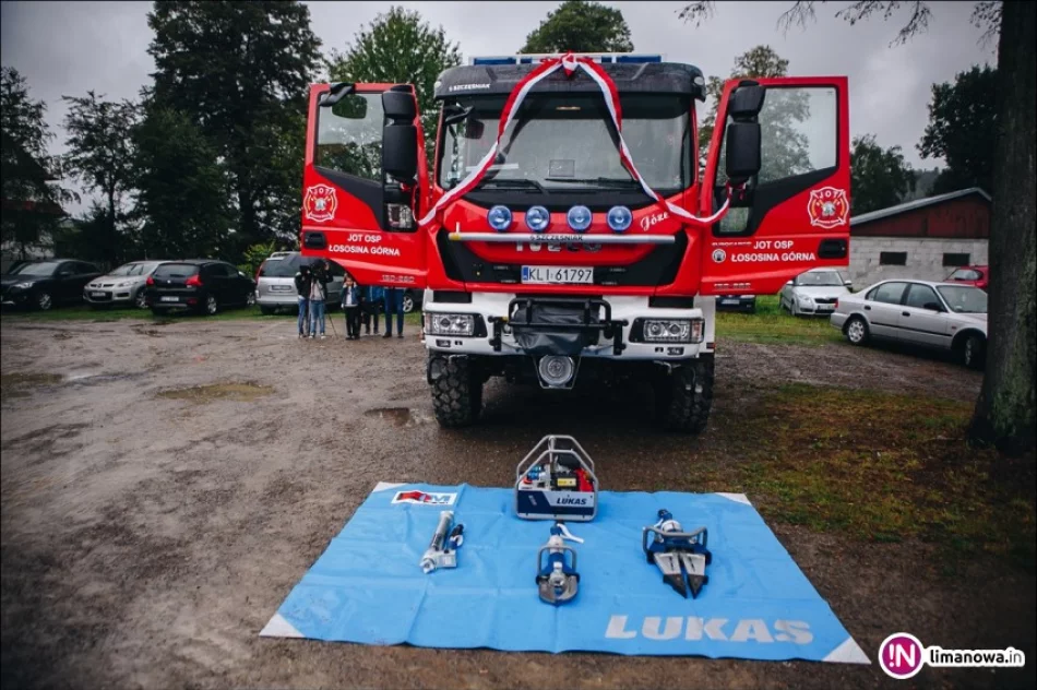 Poświęcenie nowego samochodu ratowniczo-gaśniczego - zdjęcie 2