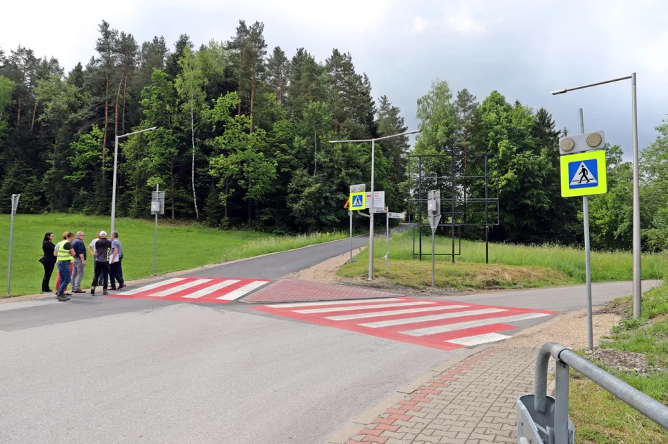 Bezpieczniej na skrzyżowaniu w Starej Wsi za sprawą nowego przejścia dla pieszych - zdjęcie 2