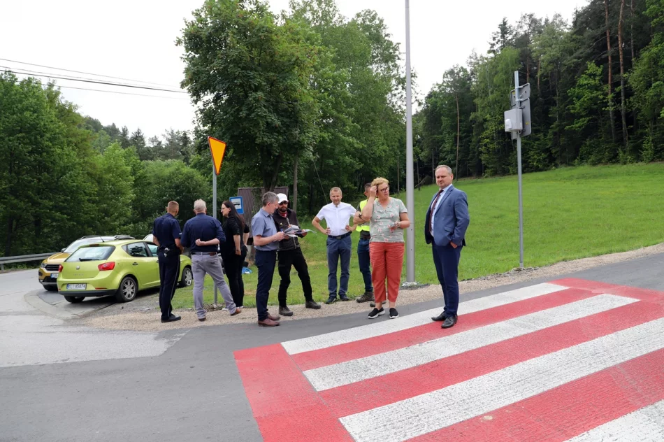Bezpieczniej na skrzyżowaniu w Starej Wsi za sprawą nowego przejścia dla pieszych - zdjęcie 6