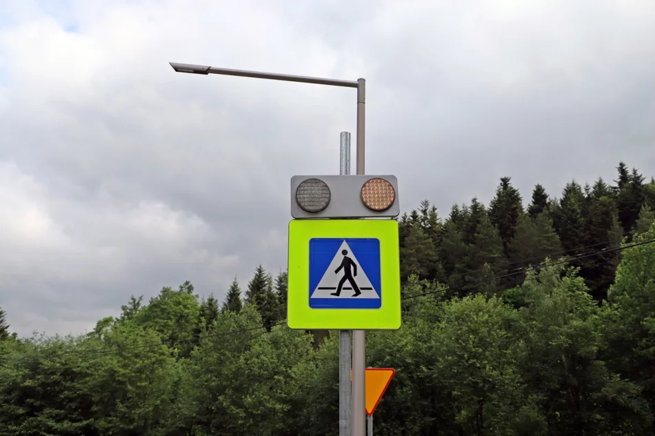 Bezpieczniej na skrzyżowaniu w Starej Wsi za sprawą nowego przejścia dla pieszych - zdjęcie 9