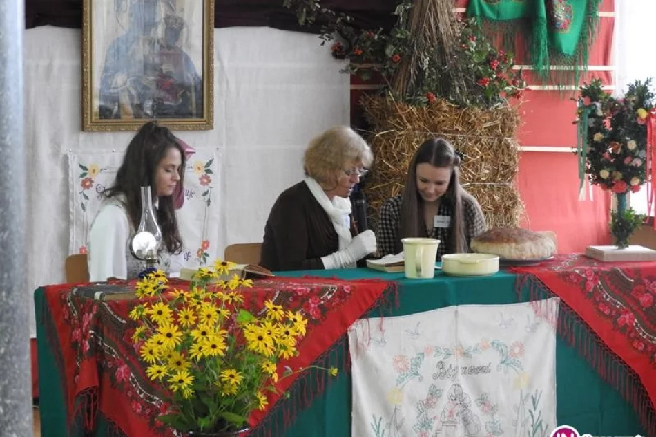 Narodowe Czytanie fragmentów „Wesela” w szkole im. Stanisława Wyspiańskiego w Rupniowie - zdjęcie 2