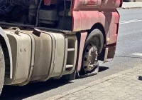 Ciężarówka powodem utrudnień - zdjęcie główne