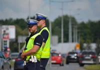 Zmiany w taryfikatorze - utrata prawa jazdy już za dwukrotne użycie telefonu w czasie jazdy - zdjęcie główne