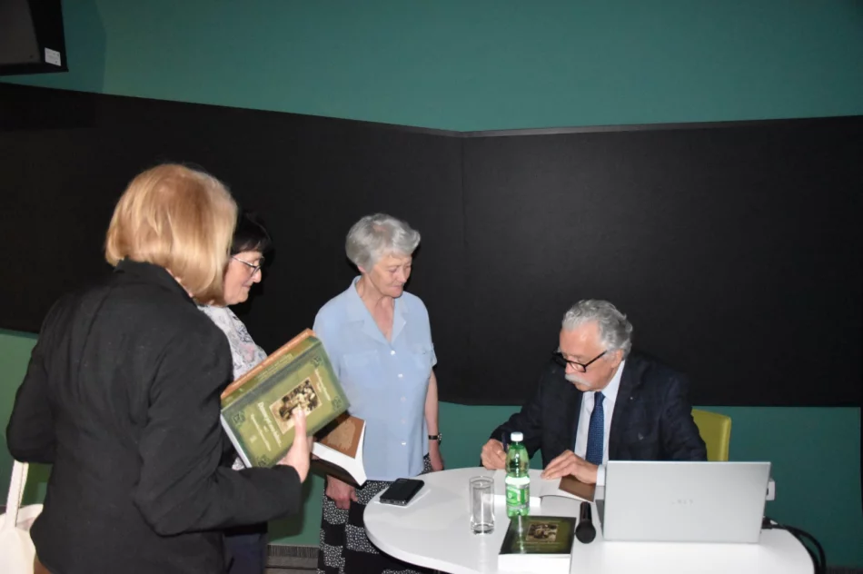 Wydano wspomnienia, spisywane przez sześć dekad - zdjęcie 8