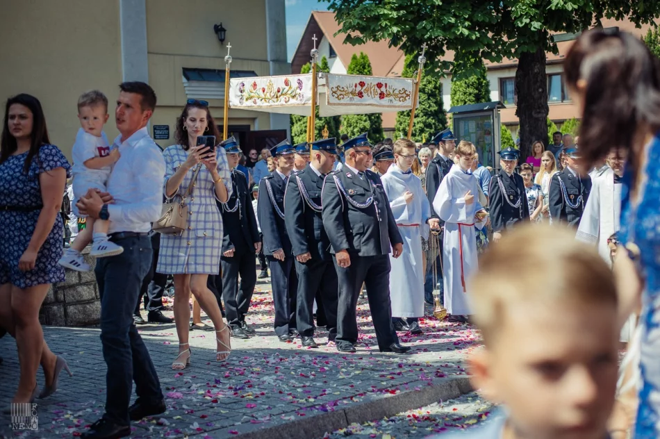Procesja Bożego Ciała w Tymbarku (2022) - zdjęcie 10