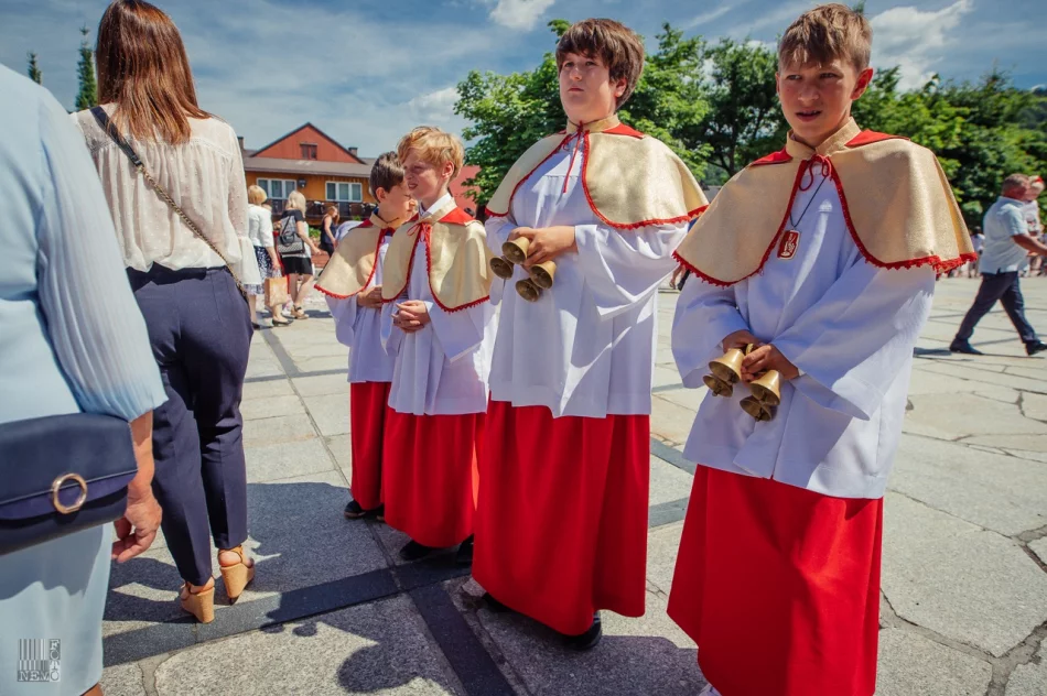 Procesja Bożego Ciała w Tymbarku (2022) - zdjęcie 11